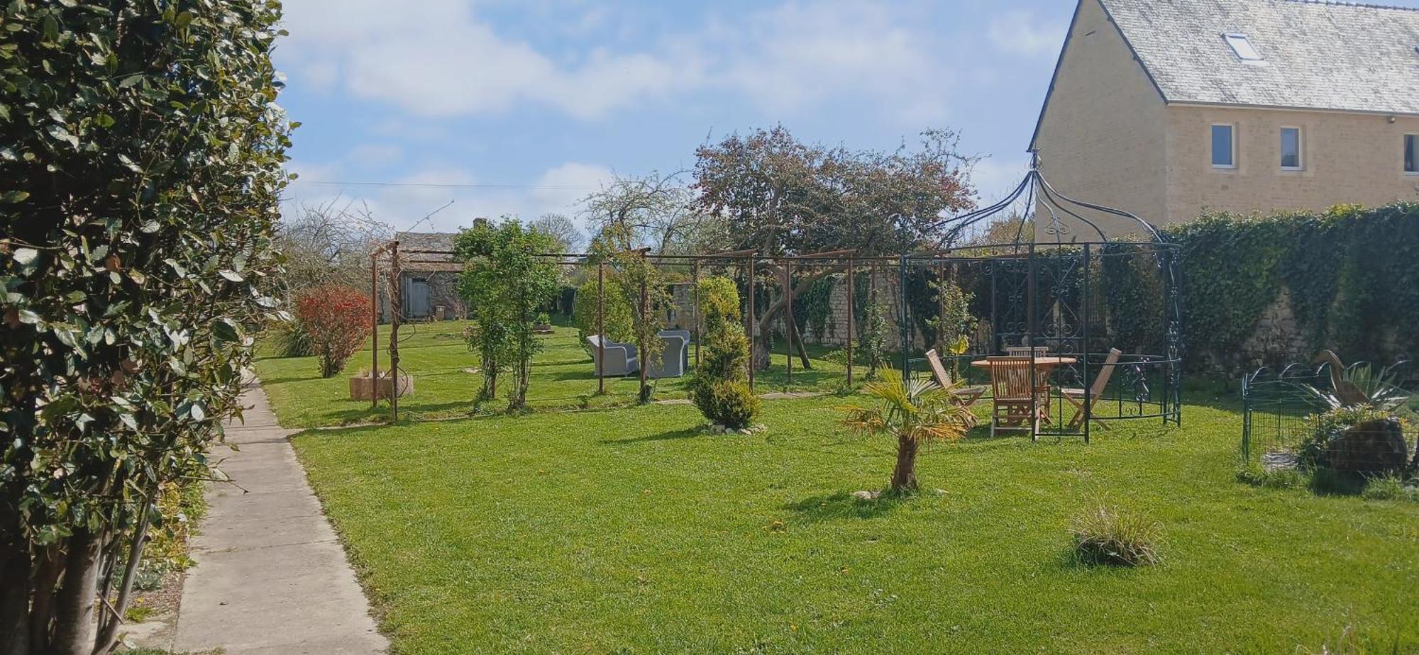Bed and Breakfast Ferme Aux Leopards Normands Mandeville-en-Bessin Exteriér fotografie